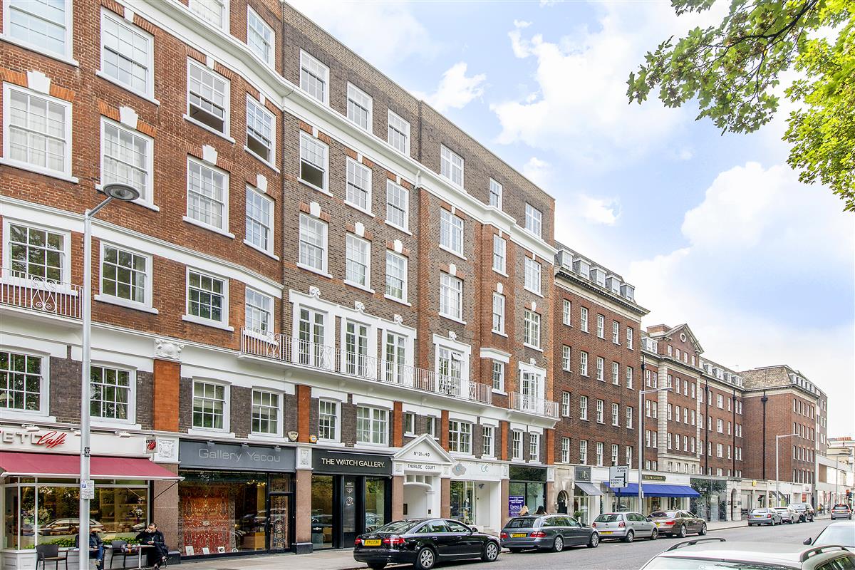 Flat For Sale in Thurloe Court, Fulham Road, SW3 Featuring a Porter and