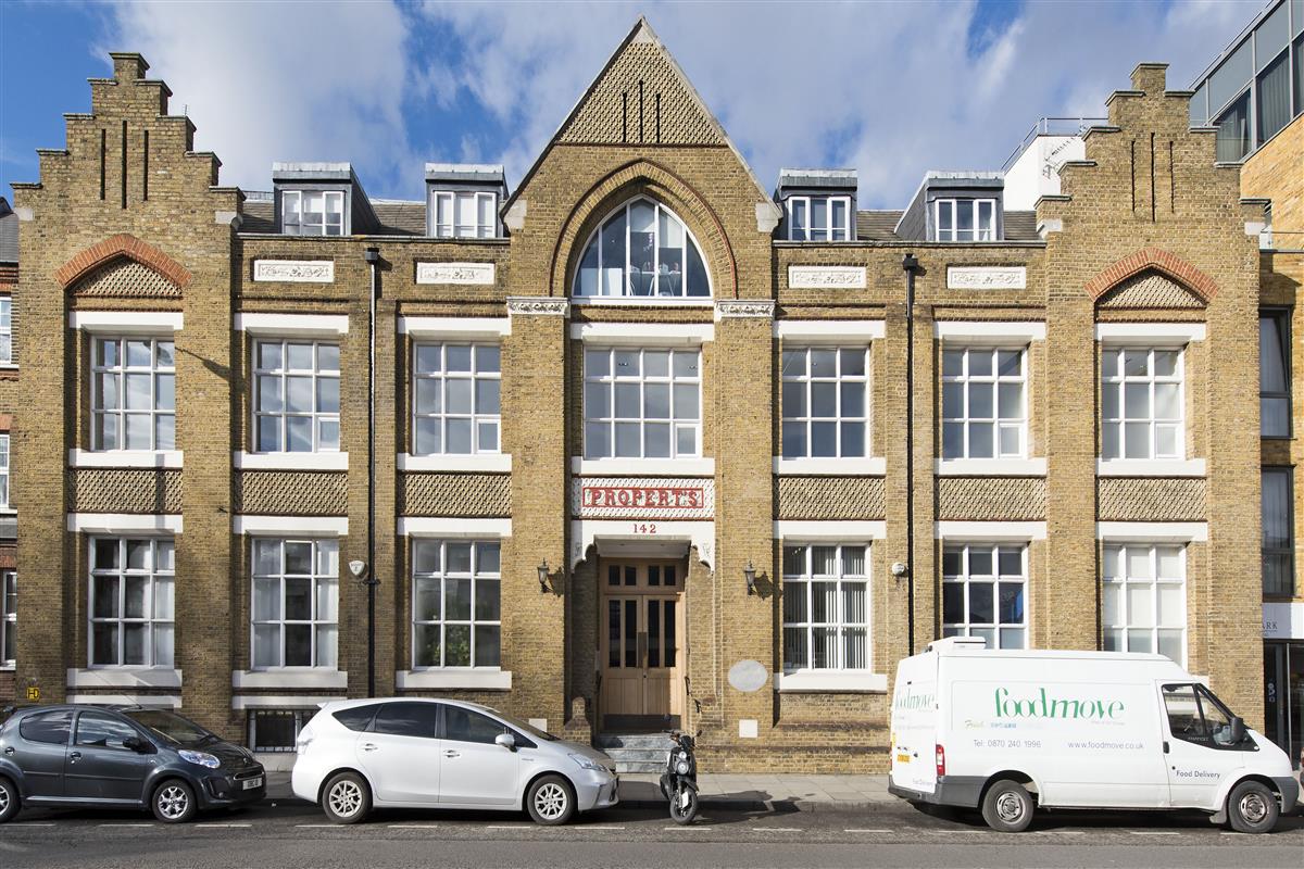 Flat For Sale in Mandeville Court, Battersea Park Road, SW11 Featuring