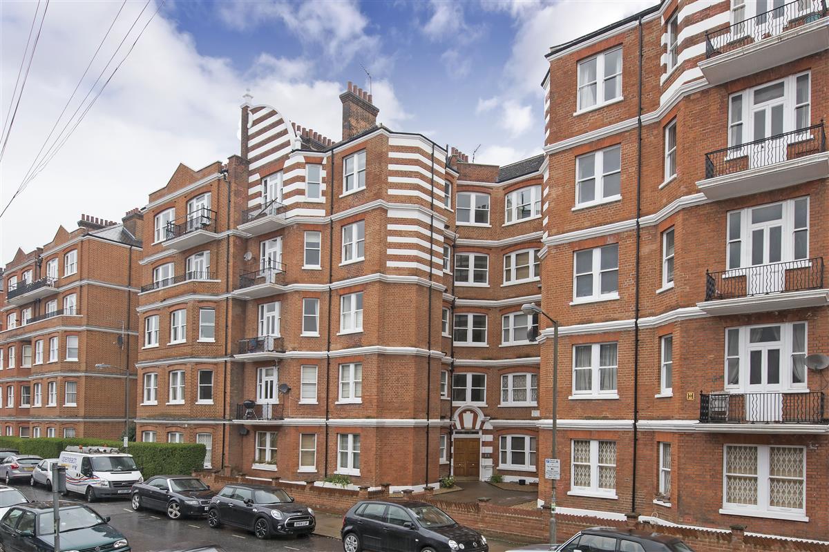 Flat For Sale in Albert Palace Mansions, Lurline Gardens, SW11