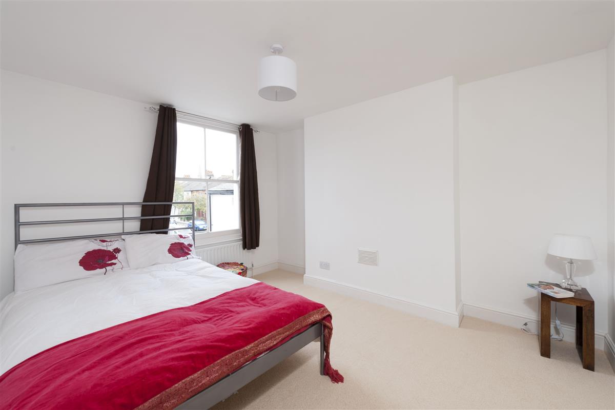 Flat For Sale in Pellant Road, SW6 (ref 43876) Douglas & Gordon