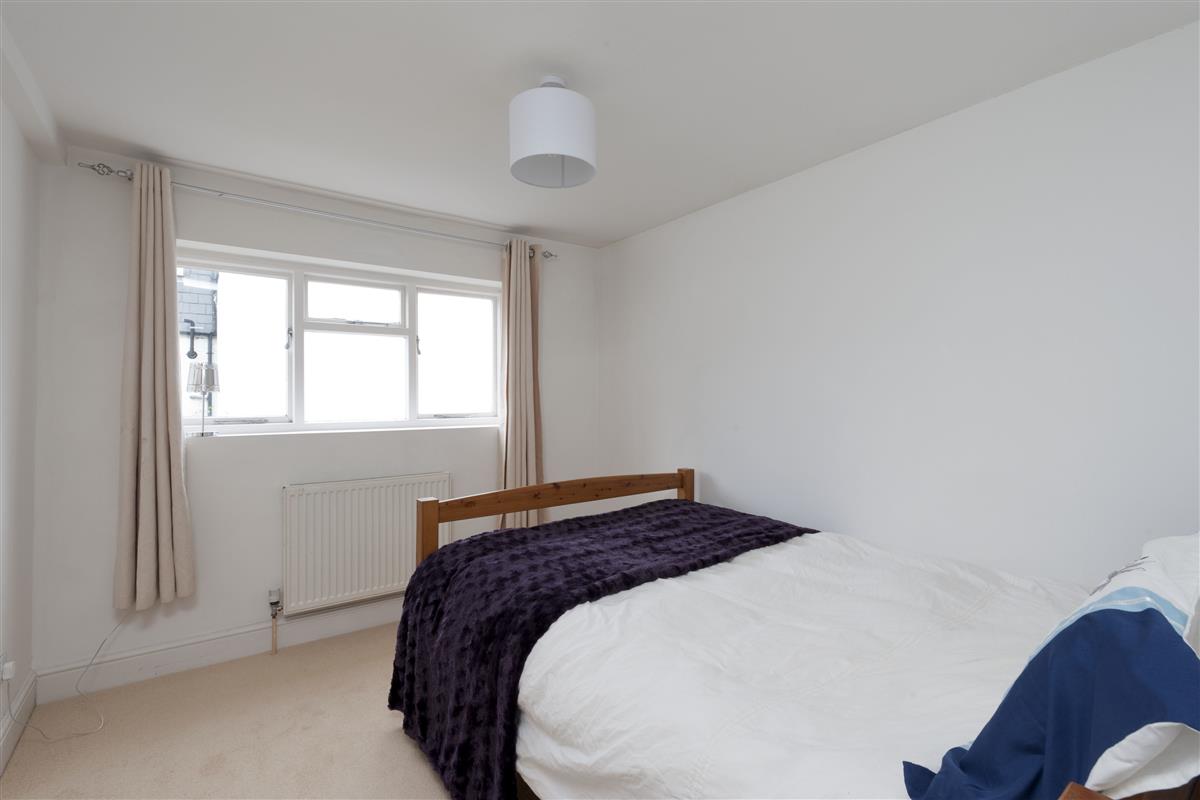 Flat For Sale in Pellant Road, SW6 (ref 43876) Douglas & Gordon
