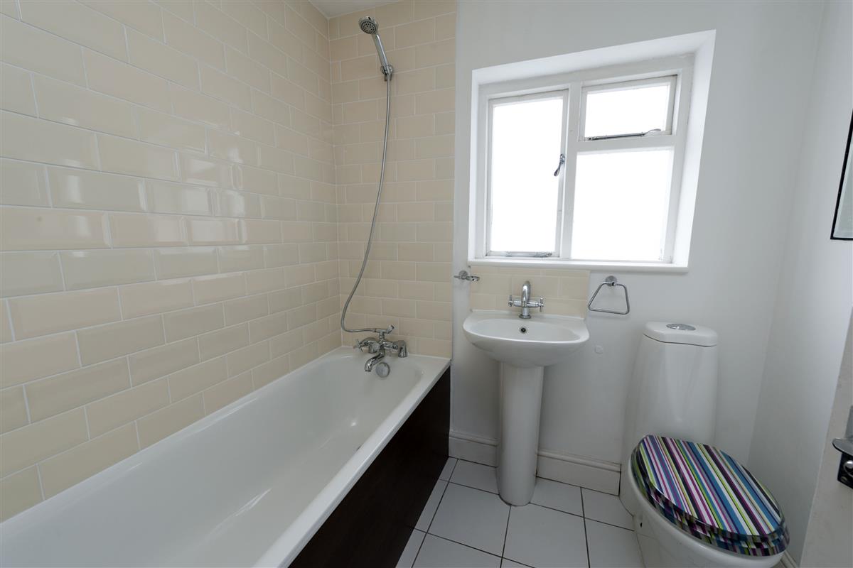 Flat For Sale in Pellant Road, SW6 (ref 43876) Douglas & Gordon