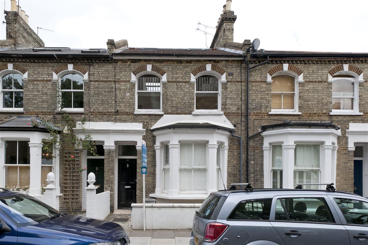 Flat For Sale in Pellant Road, SW6 (ref 43876) Douglas & Gordon