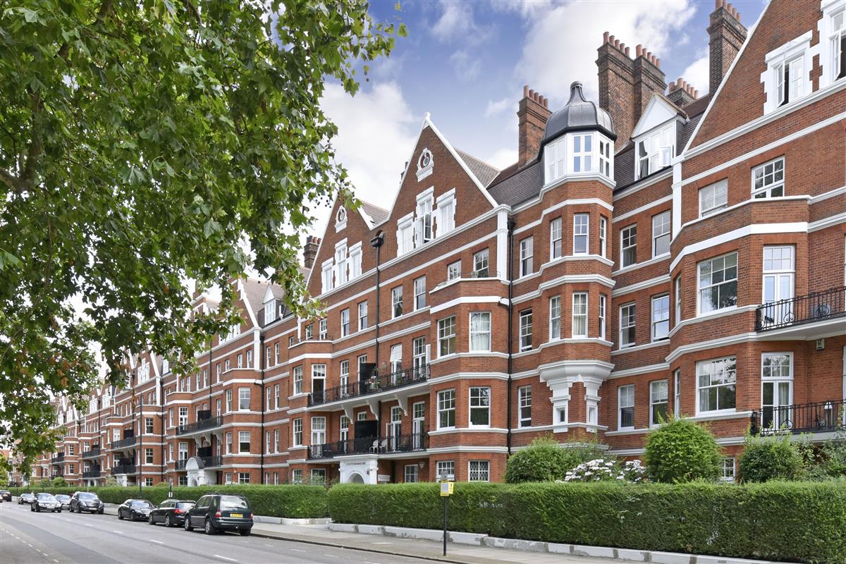 Prince of Wales Drive, Battersea House styles, London places, Mansions