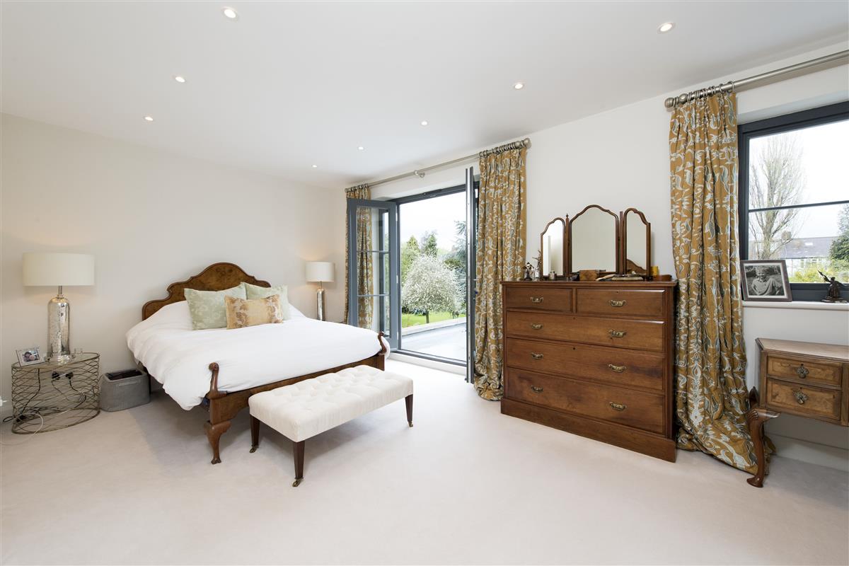 Property For Sale in West Hill Road, SW18 Featuring a Garden and Off