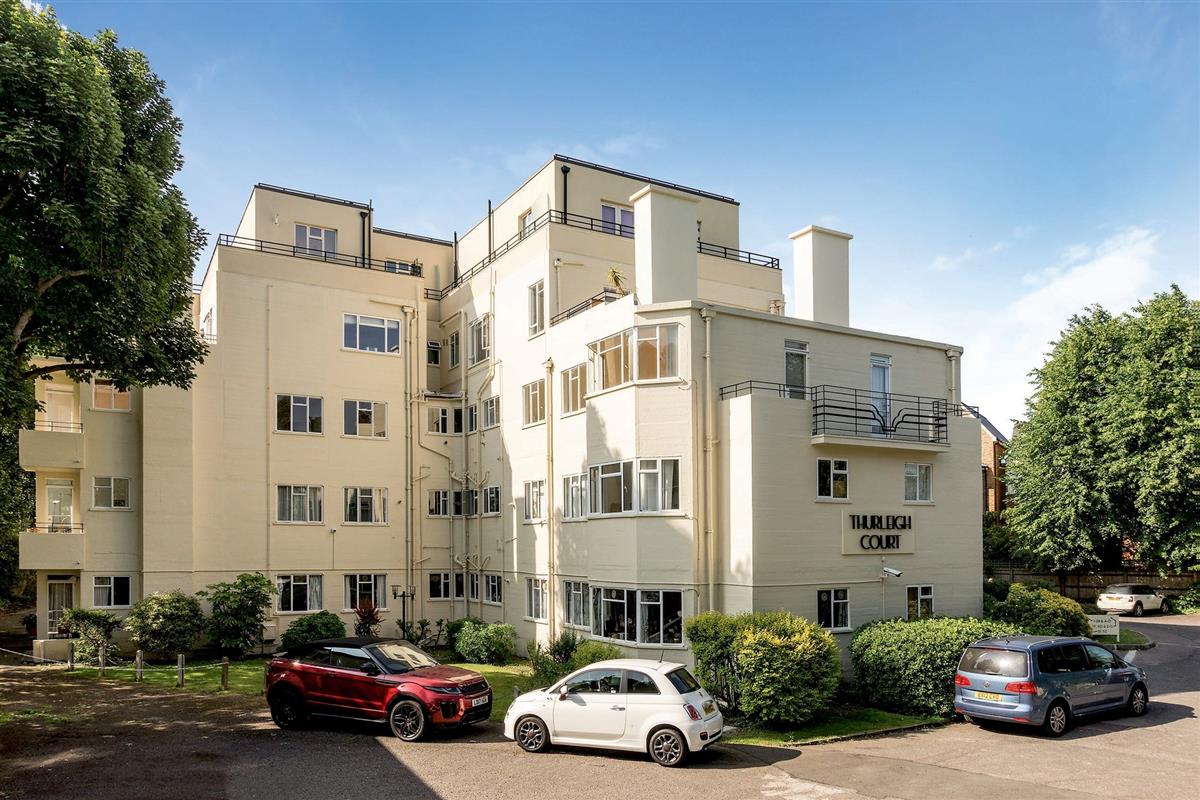 Flat For Sale in Thurleigh Court, Nightingale Lane, SW12 Featuring a